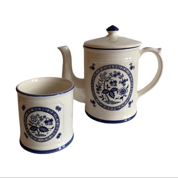 Vintage Other - Vtg Heritage Ceramic White Blue 2 Pieces Tea